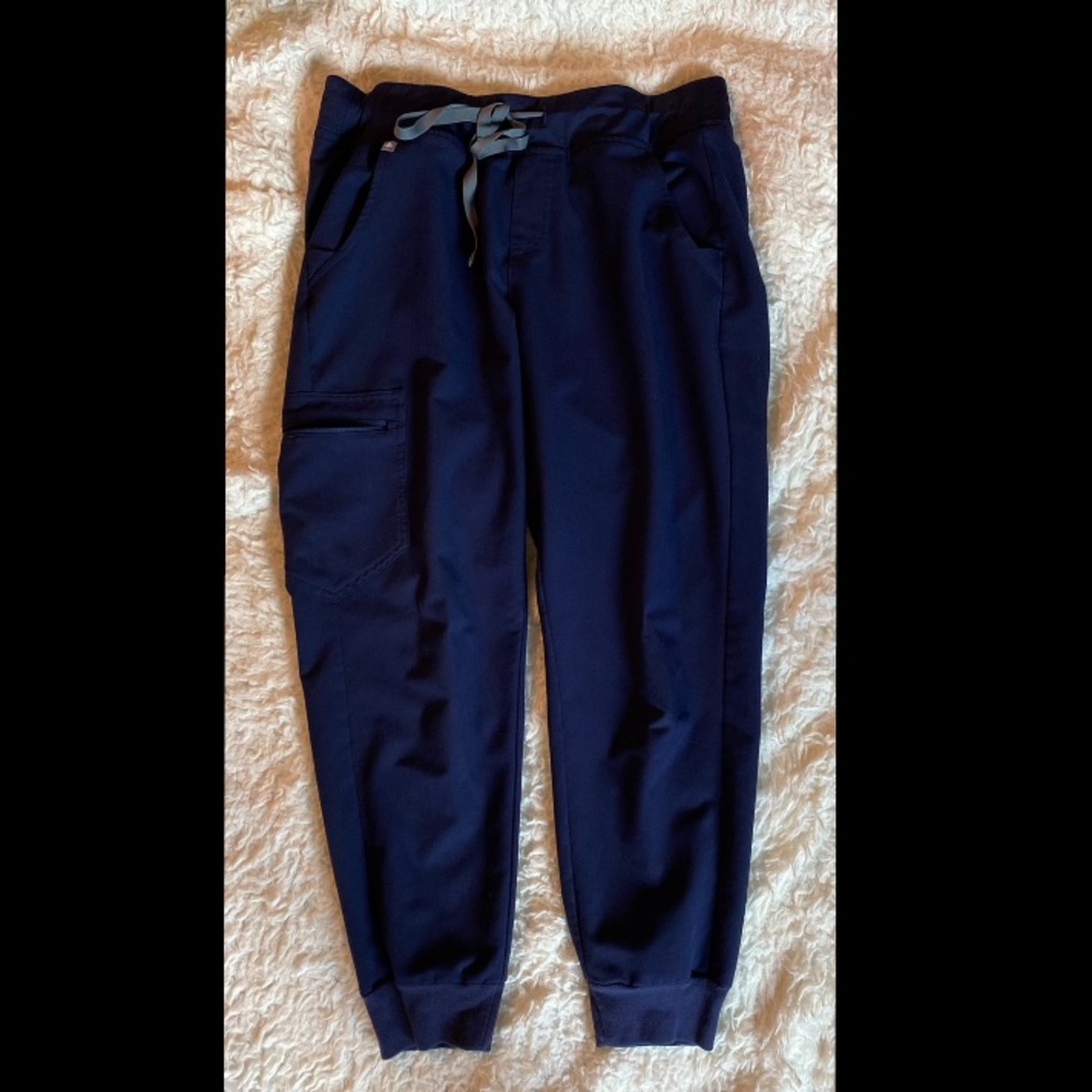 FIG Jogger Scrub Pants. Size Medium/Petite. Excellent condition, just too big.